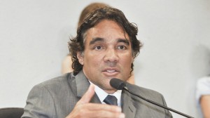 Patrimônio do senador Lobão Filho (PMDB-MA), que ficou com a cadeira do pai e agora vai disputar o governo do Maranhão, aumentou 384% desde 2010