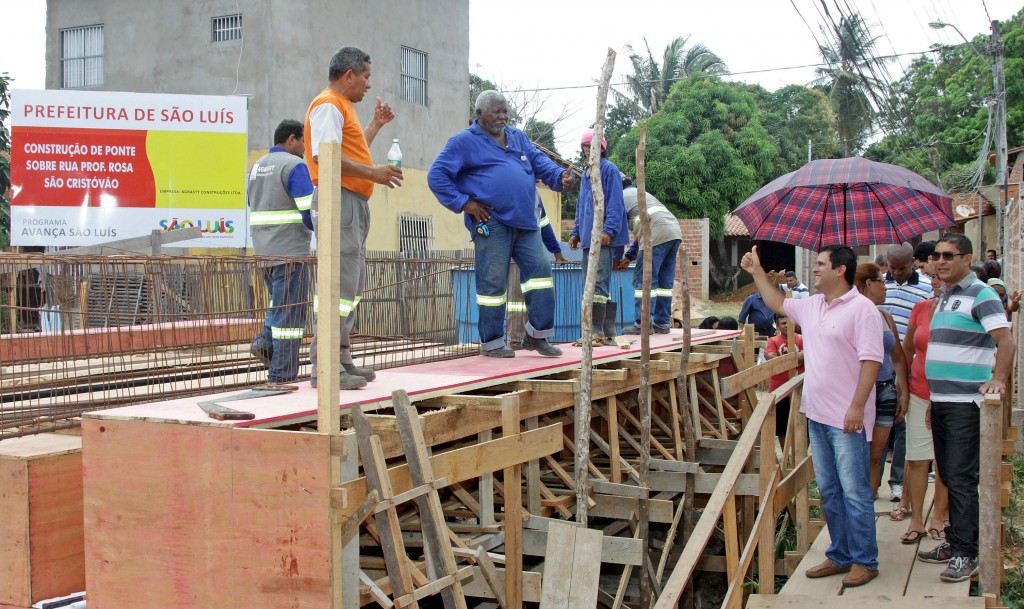 A. Baêta. Prefeito Edivaldo vistoriou obras de trânsito e também de infraestrutura