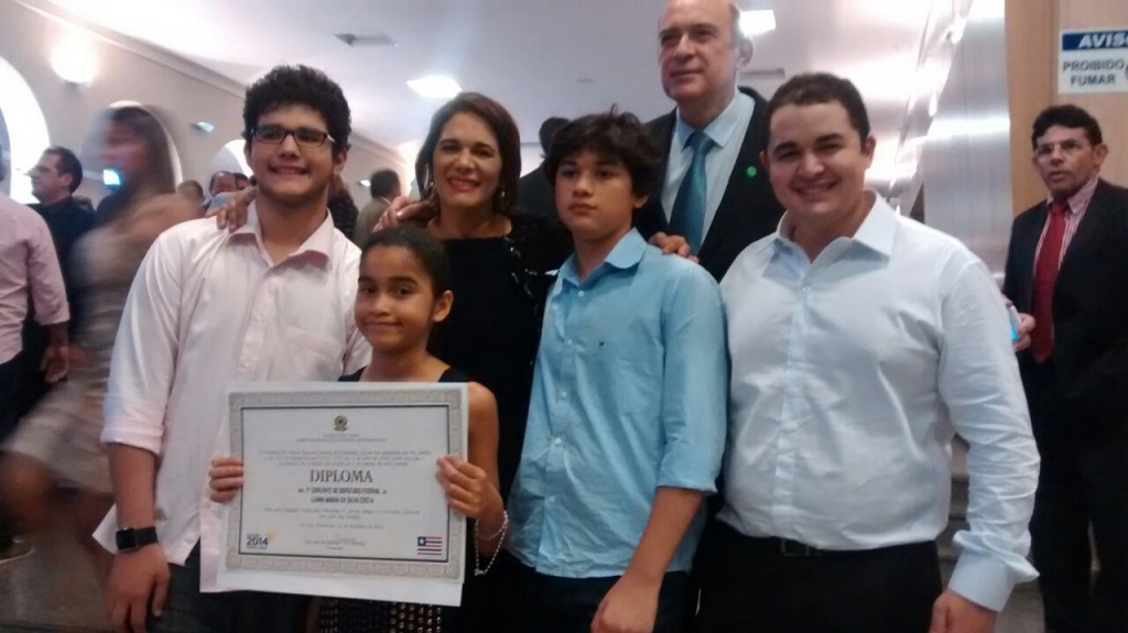 Luana Alves com o esposo e os filhos (2)