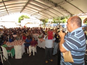 Astro de Ogum comandou a festa para homenagear as mÃ£es servidoras da CÃ¢mara Municipal. (2)