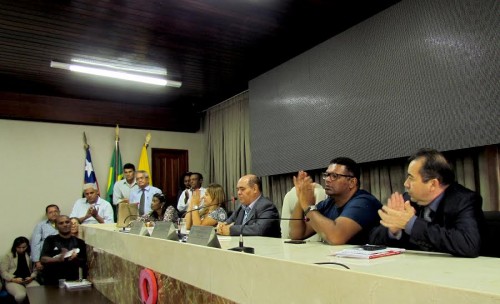 Astro de Ogum faz anúncio de ajustes na Câmara Municipal. (2)