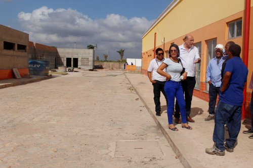 2 - Ribamar Alves e comitiva, durante visita ao hospital regional, realizada na última segunda-feira, 23 (2)