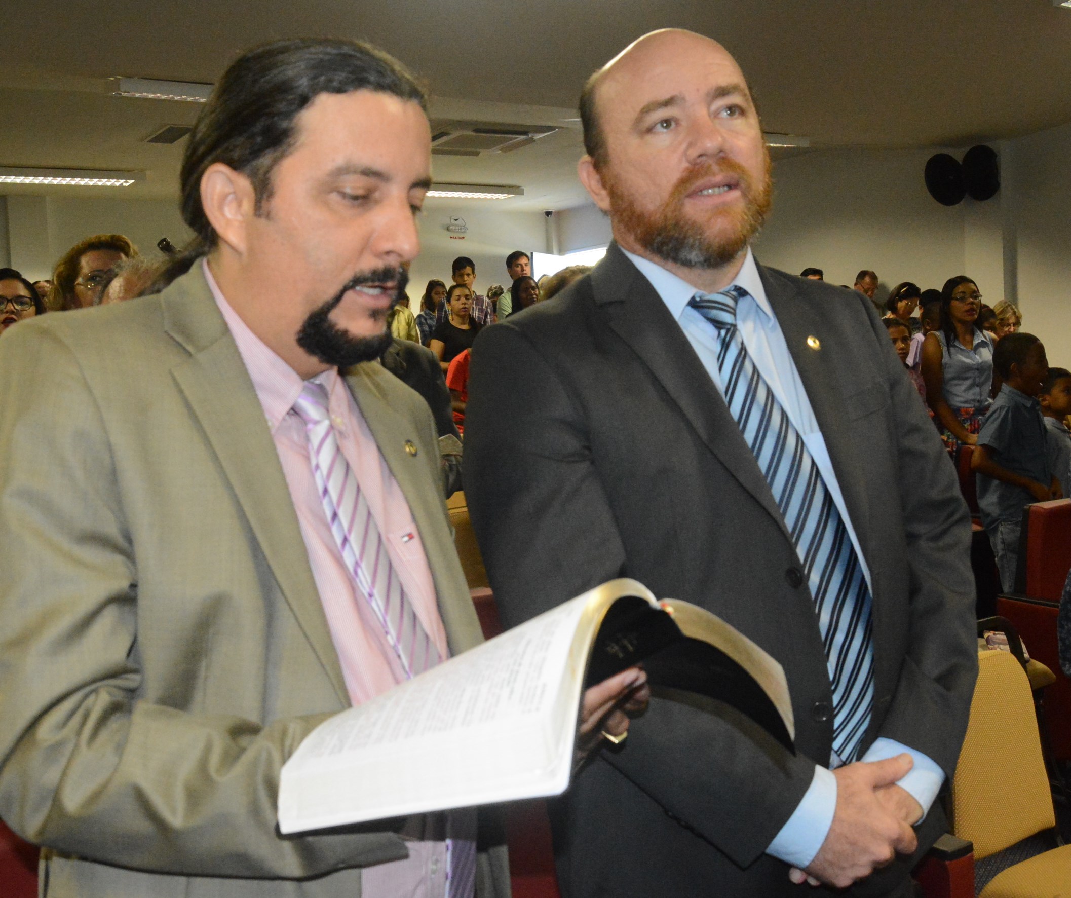 dep. Junior Verde e dep. Cabo Campos - culto autoridades Maranata - John Cutrim